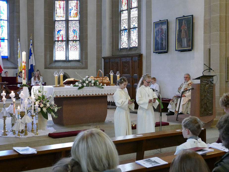 1. Heilige Kommunion in St. Crescentius (Foto: Karl-Franz Thiede)